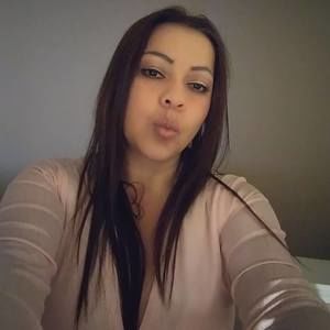 Meet your Posher, Amparo